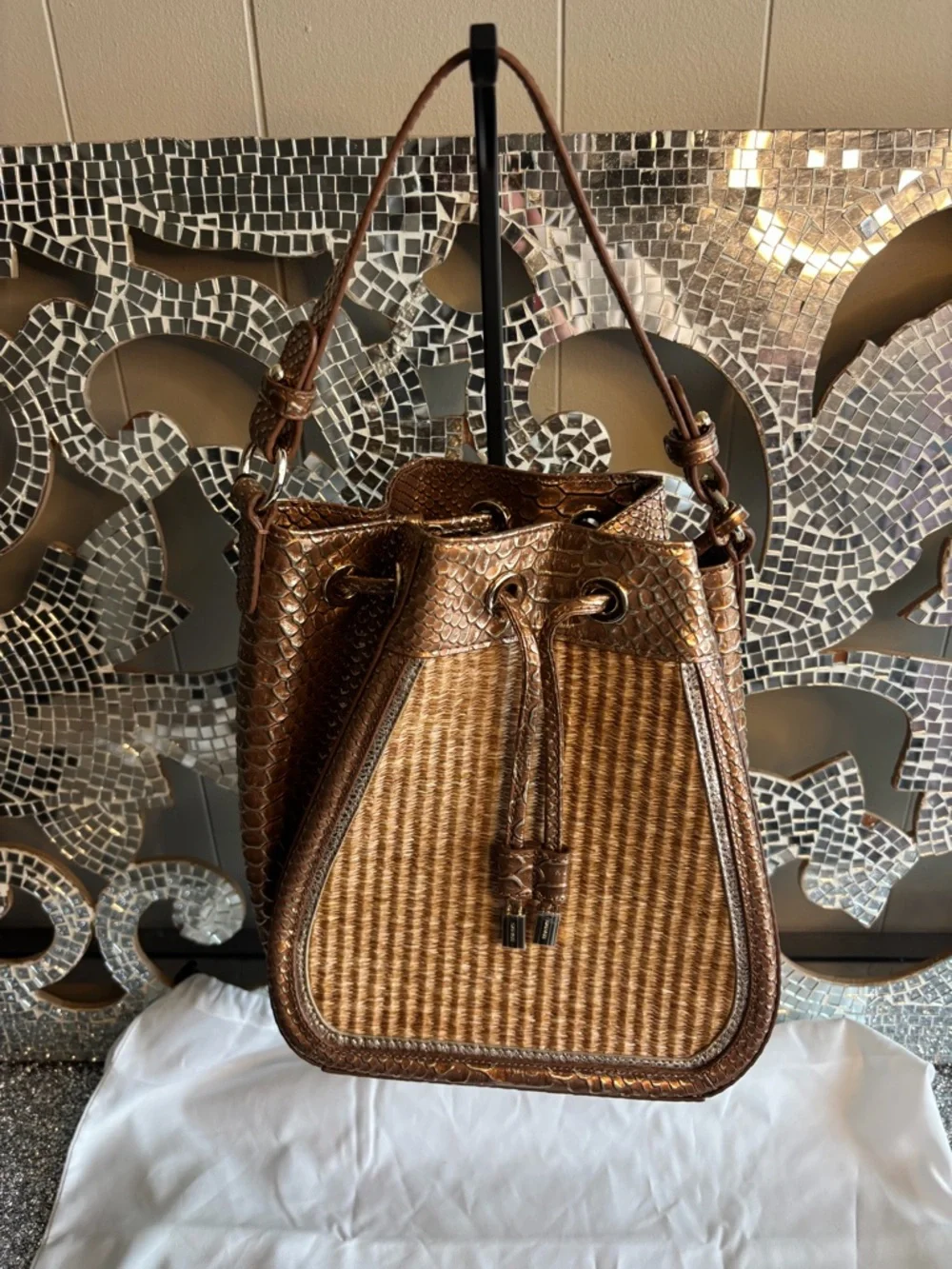 🌟Brahmin‎ Brown Woven & Textured Leather Bucket Shoulder Bag